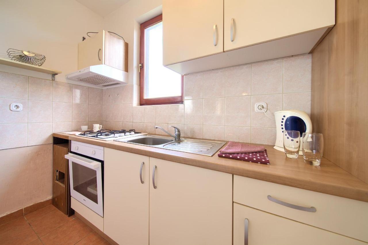 Rasopasno Apartment With Terrace And Private Parking Exterior foto